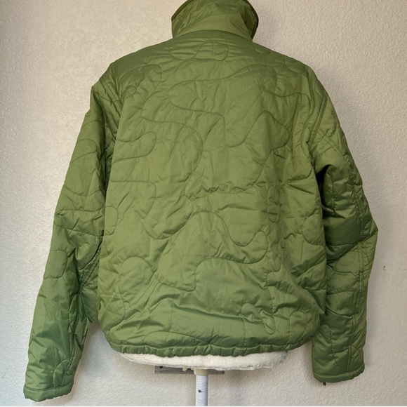 Green Lululemon Quarter Zip Puffer - Picture 3 of 6